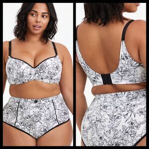 42F Torrid White Balconette Bra Full Coverage Back Smoothing Underwire Lingerie.
